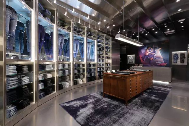 以前的街和现在的街,以前的街