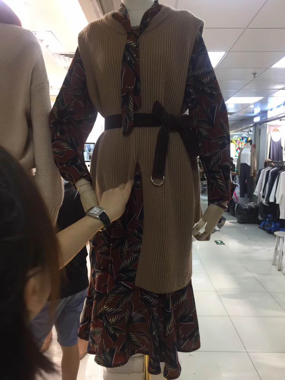 吴昕穿粉色旗袍被夸身材好,吴昕谢娜穿粉色