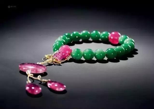 翡翠珠子戴脖子的76颗寓意,翡翠手串珠子颗数讲究