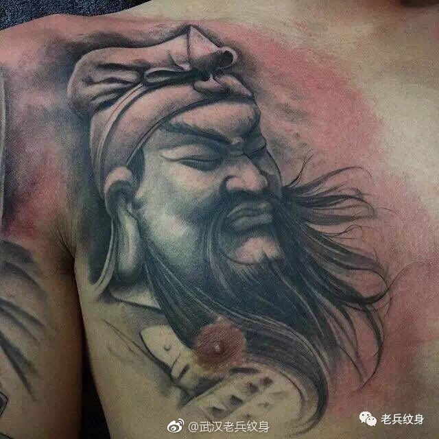 想纹个满背关公怕背不动,想纹个关公