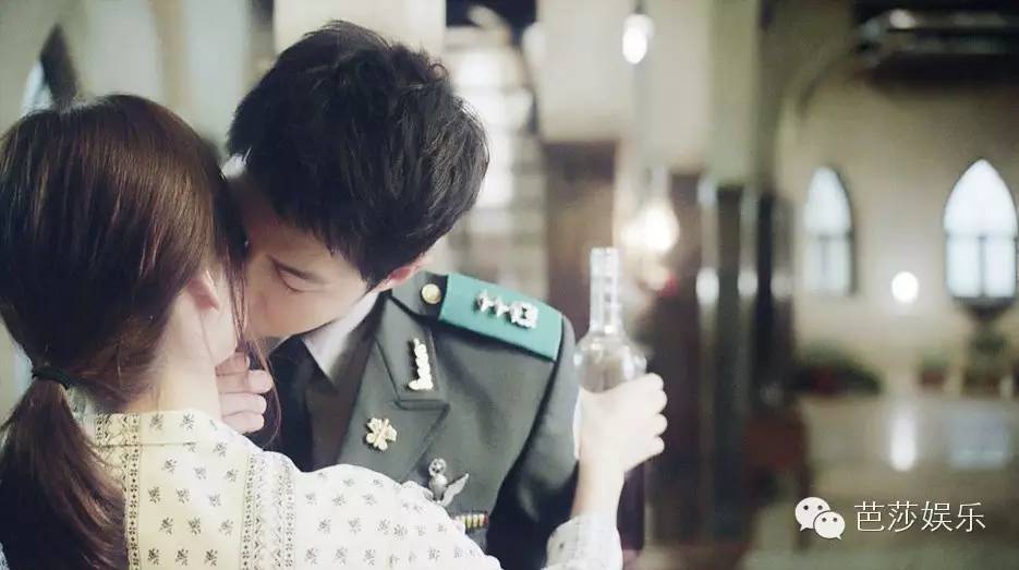 太阳的后裔为啥选宋仲基,太阳的后裔宋仲基帮宋慧乔扎头发