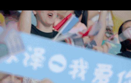 mike帅气腹肌,mike露腹肌