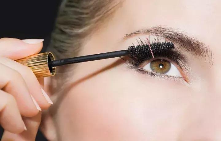 日常眼妆小技巧三步轻松搞定眼妆,眼妆新手学起来最简单的方法