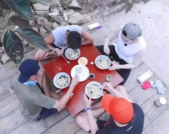 《三时三餐》二硕和均相的腻歪日常啊，甜到齁