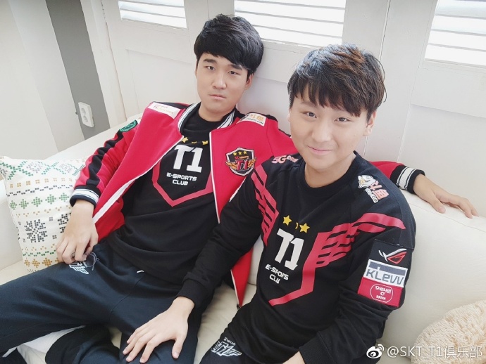 SKT又有新队服穿了！UntaraFaker状态良好登上韩服排名五六