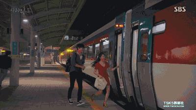 抛开狂撒鸡汤的烂俗剧情，没想到这部剧还有隐藏的看点