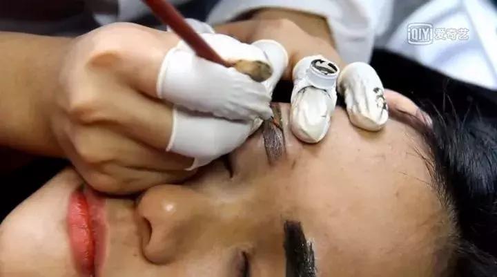 拉丝雾眉基本功皮上练习,拉丝雾眉怎么做才不晕色