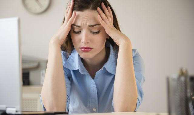 排卵期出血的反应跟来事一样吗,排卵期出血要不要看医生