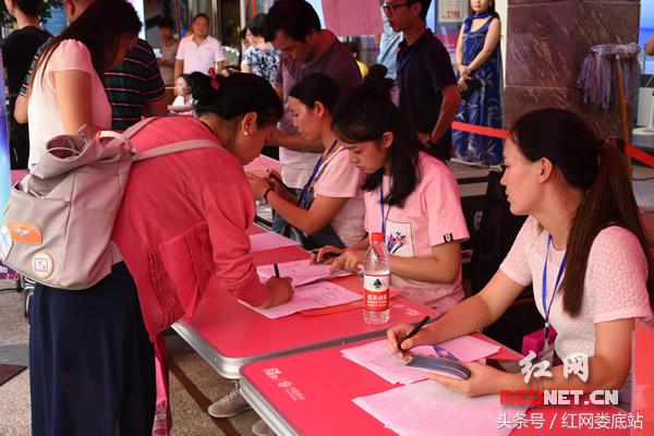 “音”雄不论出处娄底全民K歌唱响九亿庆国庆