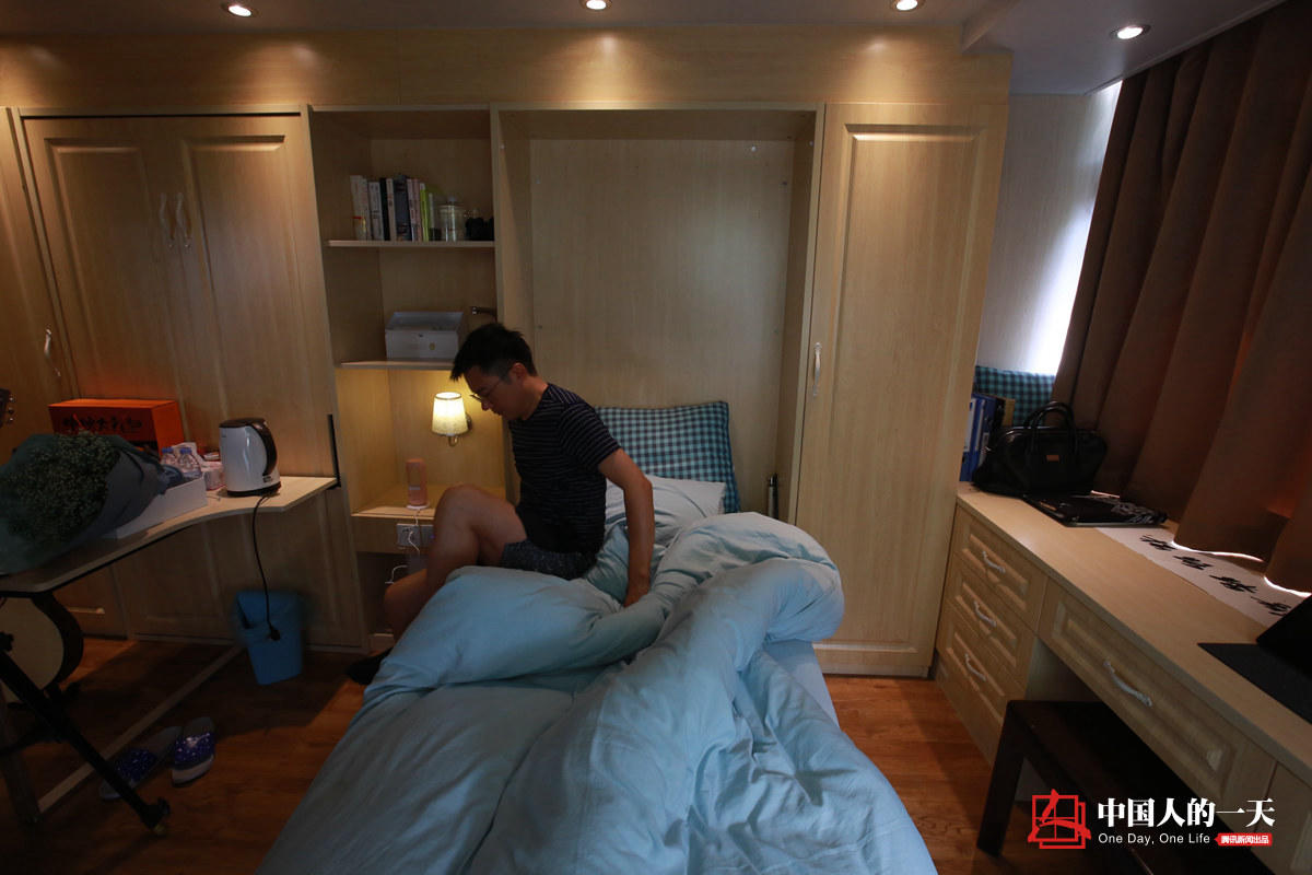 杭州创业者为节约生活成本租住集装箱13平米每月租金1200