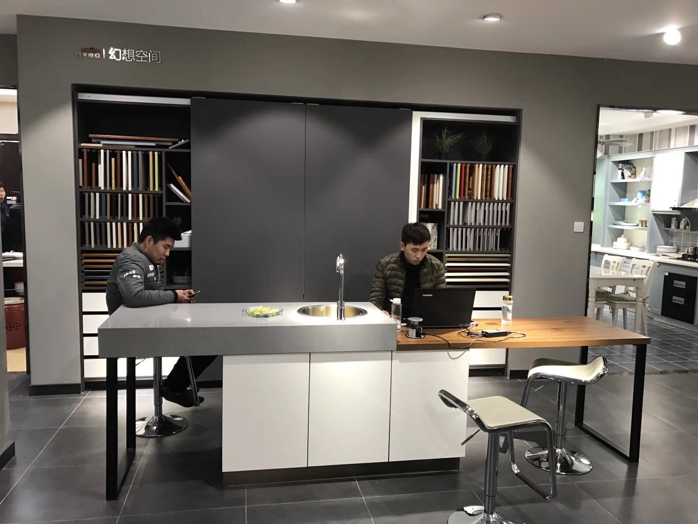 让业主爱上家是洛阳开来橱柜一直坚持的理念