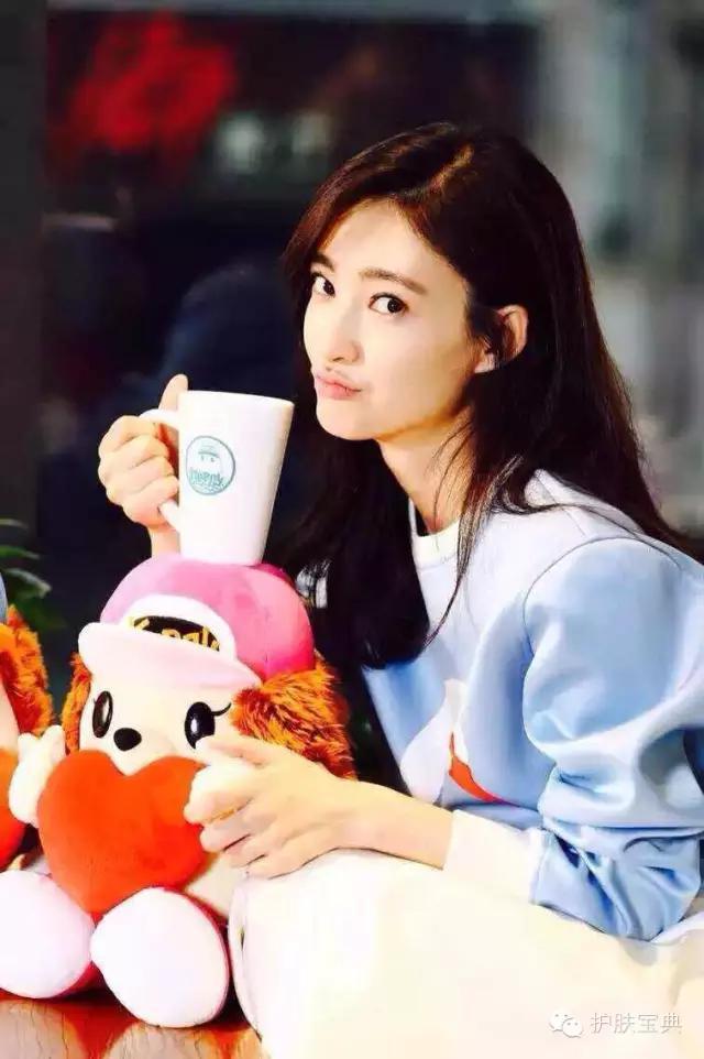 如何跟着明星学穿搭,跟着明星搭配穿搭