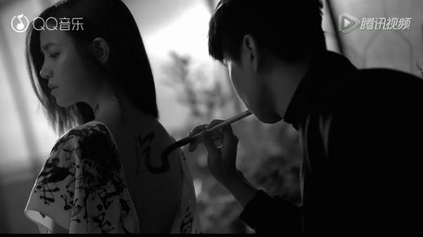 林俊杰行走的cd无伴奏,周杰伦演唱会上说林俊杰行走的cd