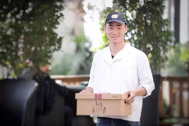 父母供自己读书花光了所有积蓄,父母花光积蓄送女儿留学