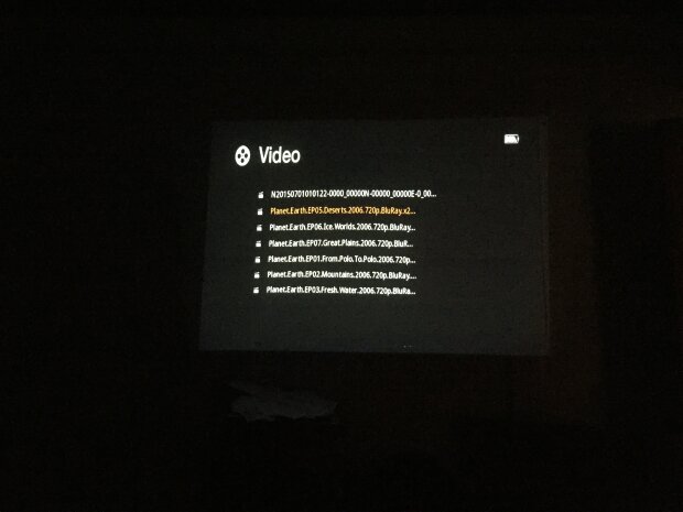 联想扭转式微型投影机p0510,微型迷你投影仪便携机联想t200