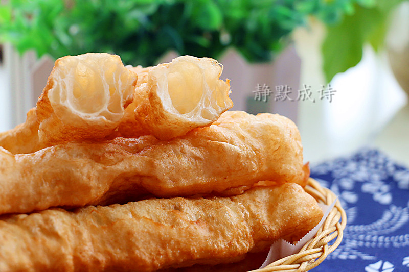油条怎么做又蓬松又香又软,懒人油条怎样做蓬松酥软
