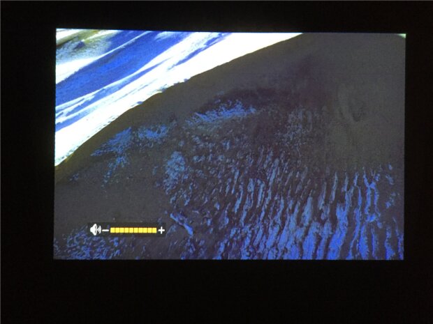 联想扭转式微型投影机p0510,微型迷你投影仪便携机联想t200