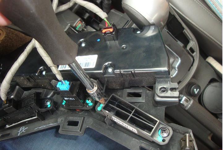 科鲁兹后备箱改自动打开,雪佛兰科鲁兹后备箱按钮改装