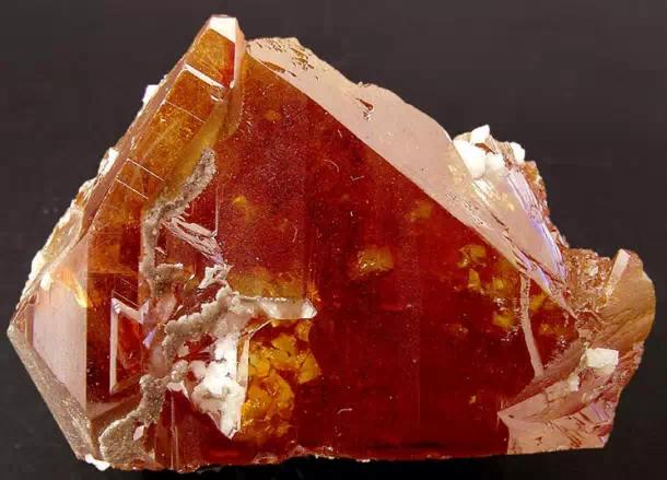 蓝宝石原矿全过程,迪拜顶级奢侈原矿宝石