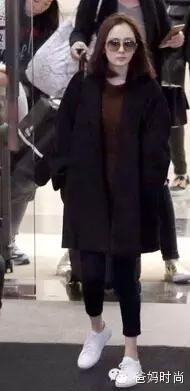 那些一眼就惊艳的小白鞋,一双不可或缺的小白鞋