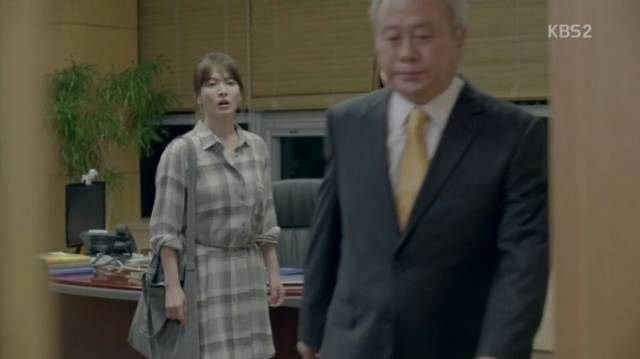 韩剧同款首饰,宋仲基片场被拍与宋慧乔同款卫衣