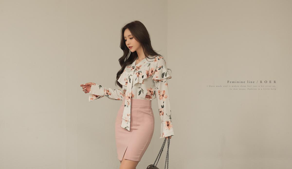 孙允珠波斯庭院淡蓝碎花裙鉴赏,孙允珠香雪浮雕透纱纯美礼裙鉴赏