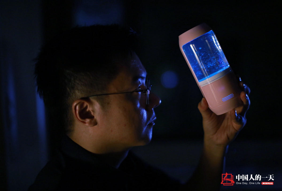 杭州创业者为节约生活成本租住集装箱13平米每月租金1200