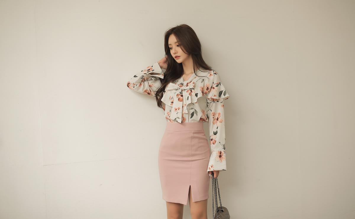 孙允珠波斯庭院淡蓝碎花裙鉴赏,孙允珠香雪浮雕透纱纯美礼裙鉴赏