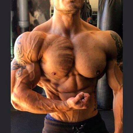 胸肌一大一小不对称怎么自我矫正,肩胛骨两边不对称胸肌一大一小