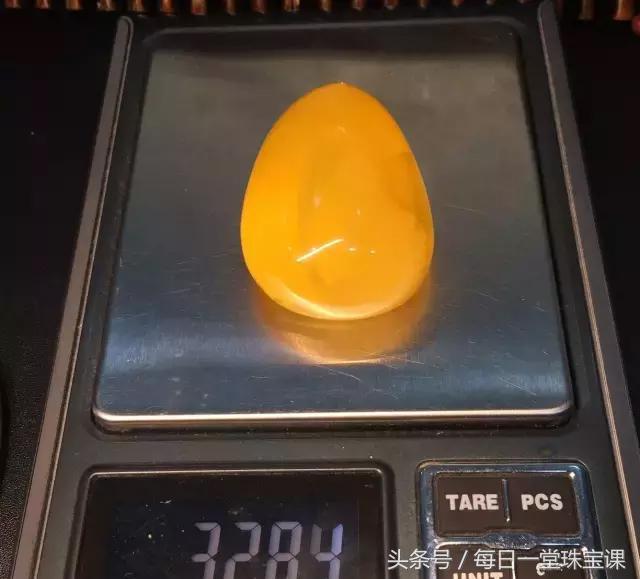 最好的蜜蜡是怎样的,300块钱能够买到什么品质的蜜蜡