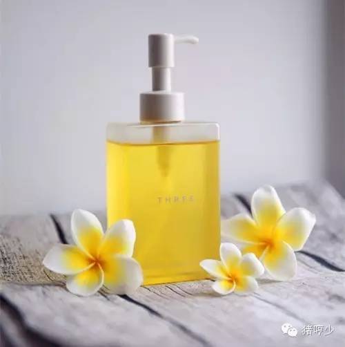 素颜淡妆女神必备色,素颜女生要知道什么化妆品最好