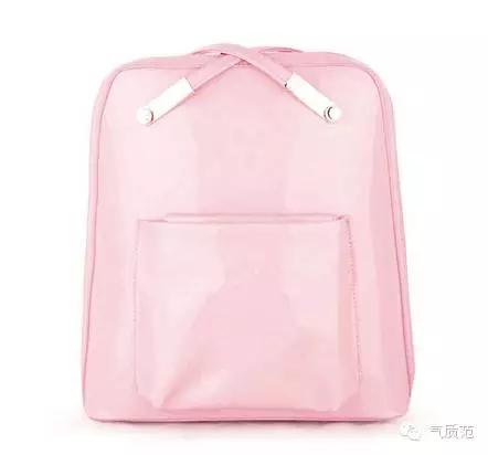 掐指一算，范姐猜你今天出门缺个包？