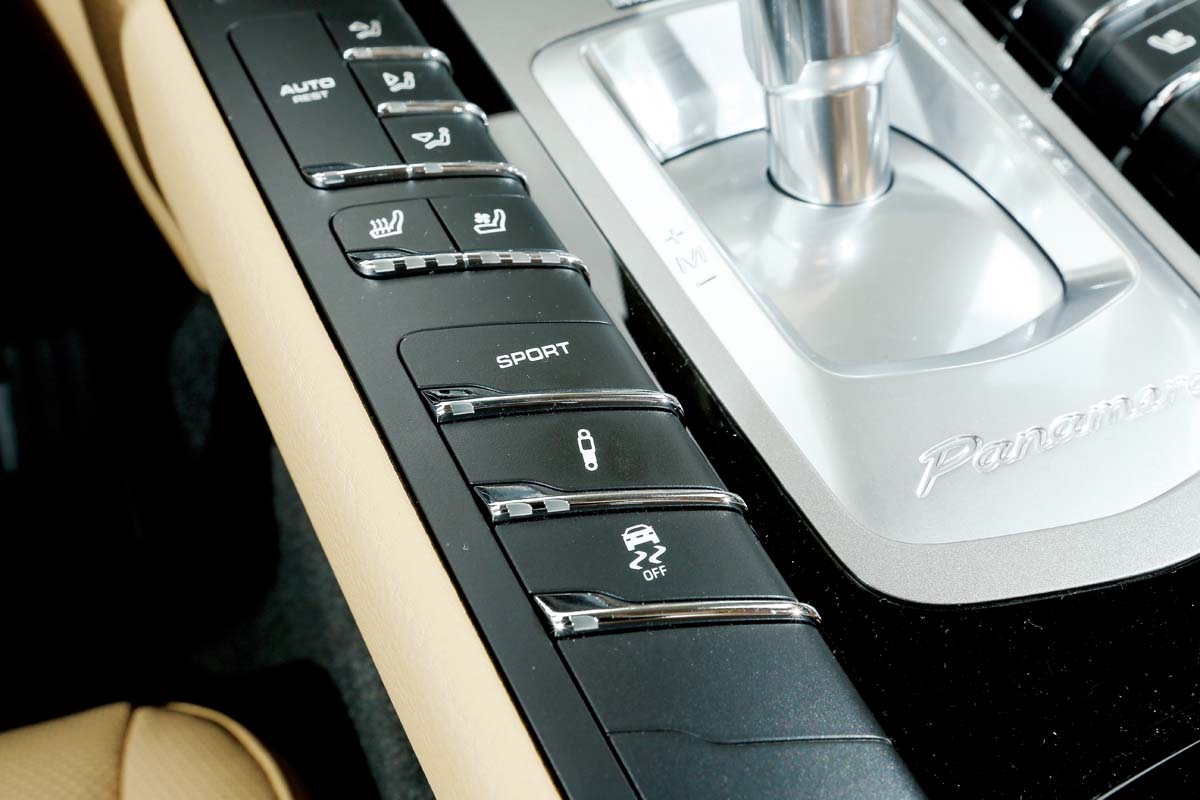 保时捷panameraturbos飙车,保时捷panameragts弹射