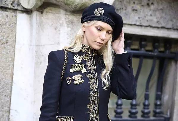 小学生怎么穿潮流时代的衣服 (小学生减龄时尚衣服)