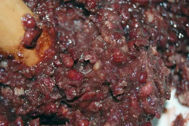 赶在清明之前，为自己做一只青团|一切时节皆与故土食物相关