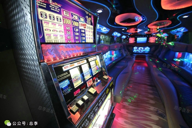 绝版超长悍马，太霸气，看内饰还以为是KTV呢，流动的豪华*场赌**