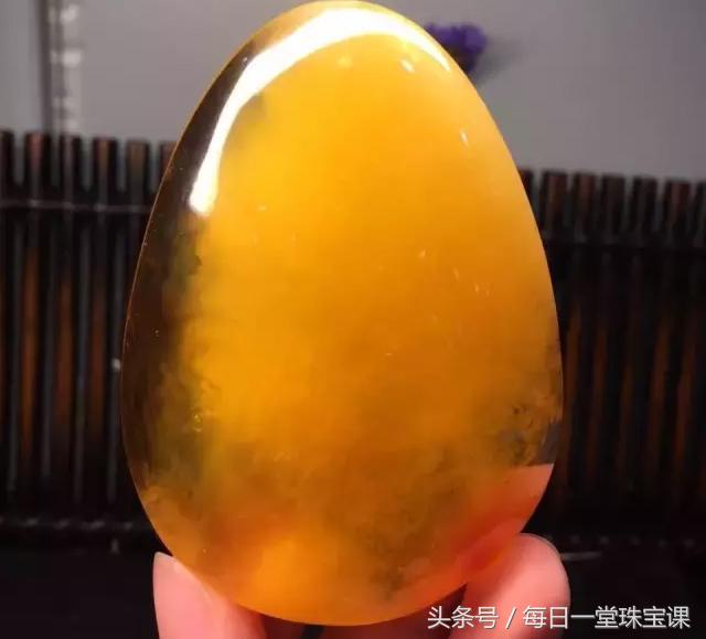 最好的蜜蜡是怎样的,300块钱能够买到什么品质的蜜蜡