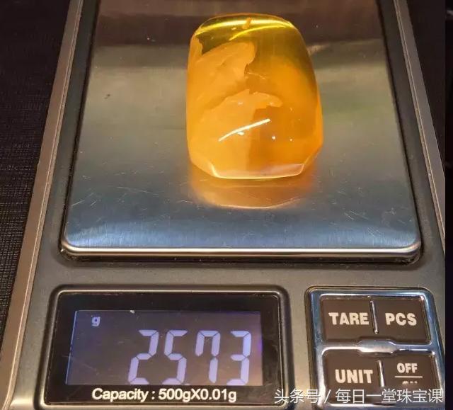 最好的蜜蜡是怎样的,300块钱能够买到什么品质的蜜蜡