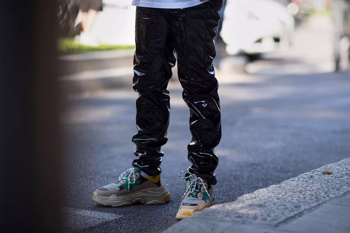 给你一份Sneaker趋势分析，让你在潮流的道路上越走越顺！