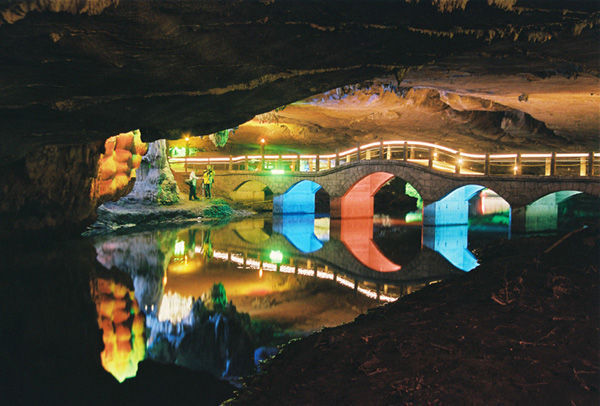 广东怀集县龙岩洞著名景点,广东溶洞旅游攻略大全