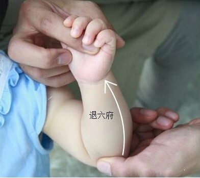 小儿吃积食了拉肚子还发烧怎么办,小儿积食不拉大便反复发烧怎么办