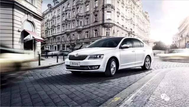 成双上市：比亚迪电动e5卖27万，特斯拉Model3卖22万