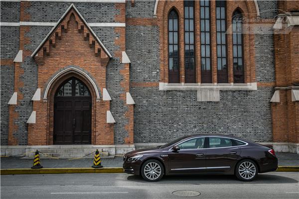 别克君越全新换代上市试驾,别克君越652t豪华版试驾视频