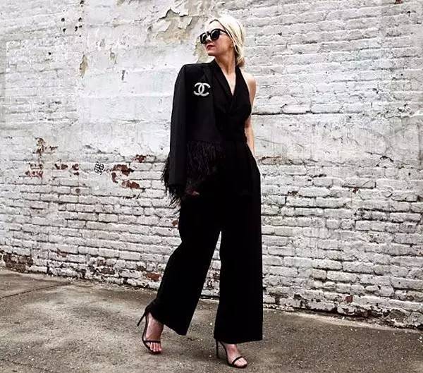 小学生怎么穿潮流时代的衣服 (小学生减龄时尚衣服)