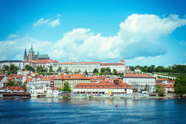 别光顾着听歌了，来看看布拉格吧