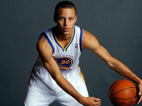 耐克为什么错过了库里,库里为什么不和耐克合作