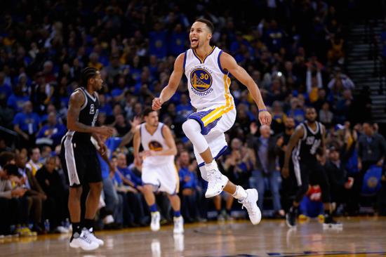 耐克为什么错过了库里,库里为什么不和耐克合作