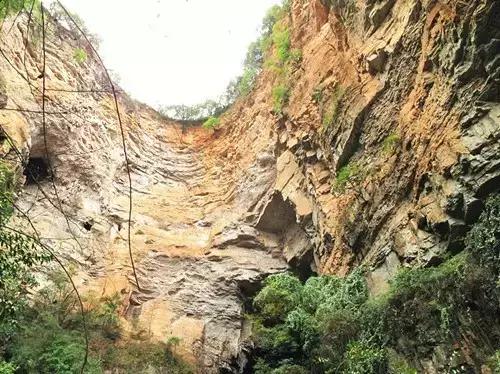 离石林不到20公里的地方，隐藏着昆明人没发现的苗王寨