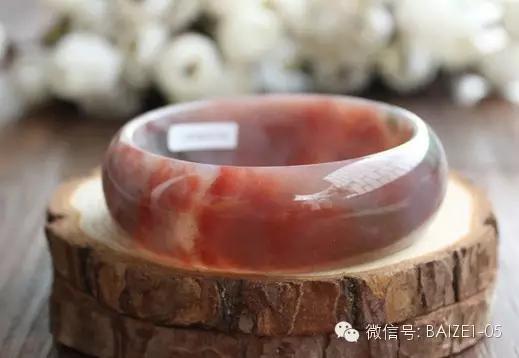 河塘水上面飘的白色的是什么,水草天丝玛瑙