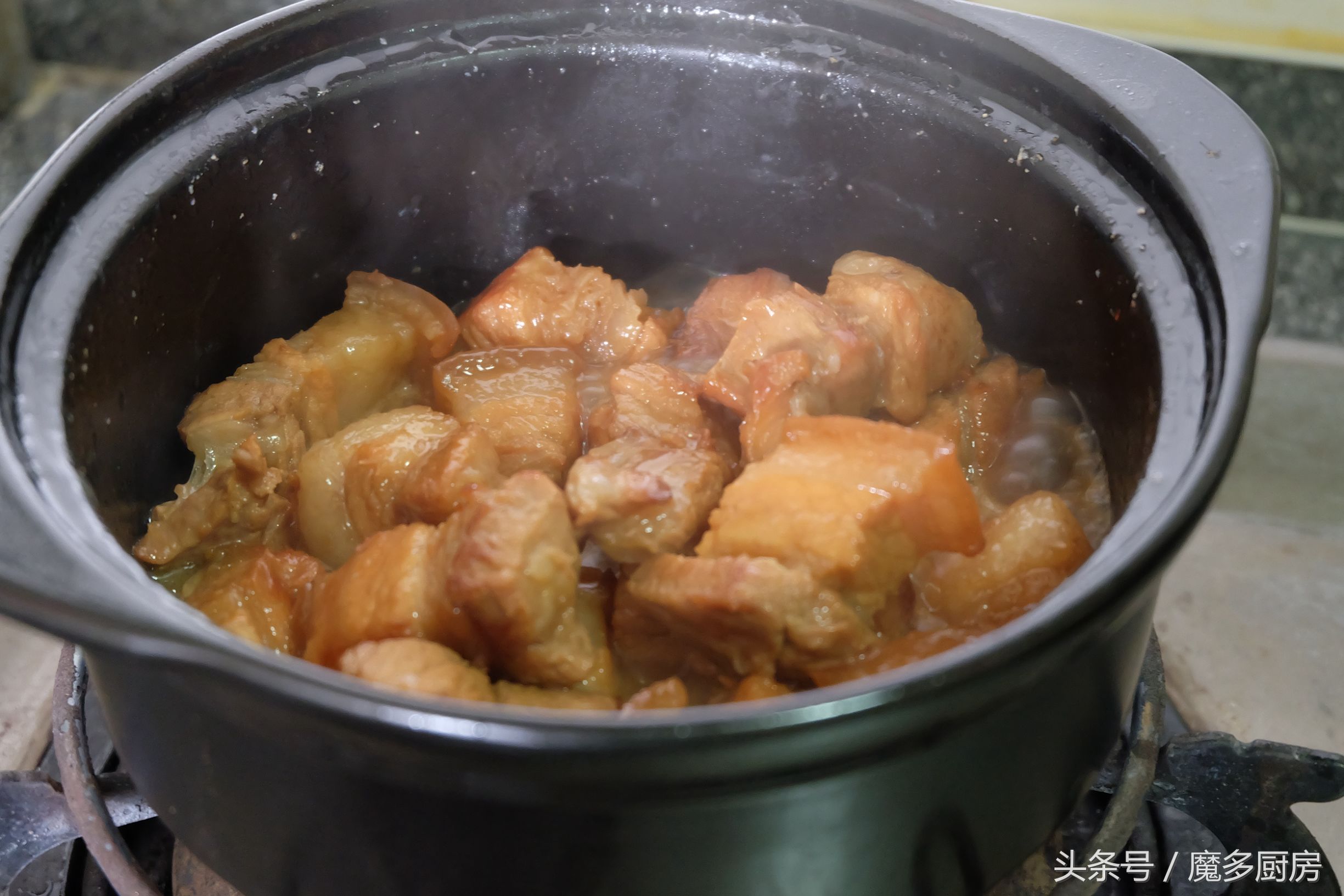 砂锅炖五花肉好吃吗,砂锅炖白菜豆腐香菇土豆五花肉